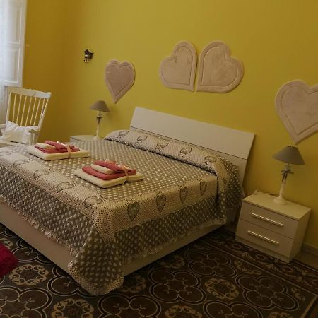 Appartamento Cuore Al Centro Di ตารันโต ภายนอก รูปภาพ