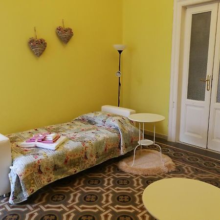Appartamento Cuore Al Centro Di ตารันโต ภายนอก รูปภาพ