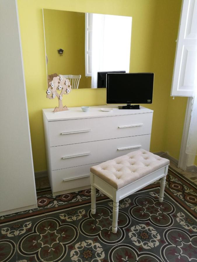 Appartamento Cuore Al Centro Di ตารันโต ภายนอก รูปภาพ